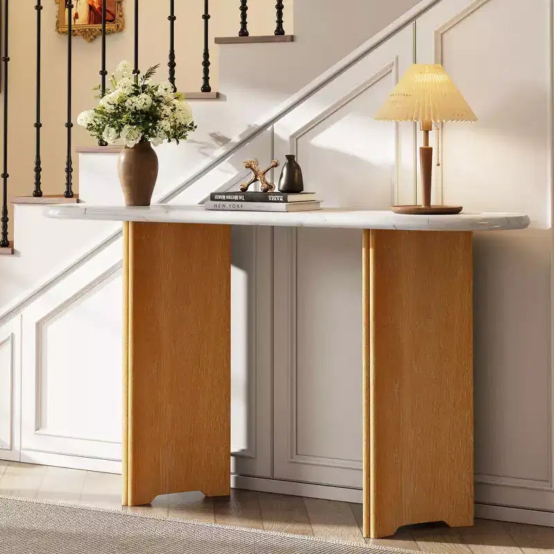 Console étroite avec plateau ovale en faux marbre, table de canapé rustique avec pieds incurvés pour salon blanc naturel
